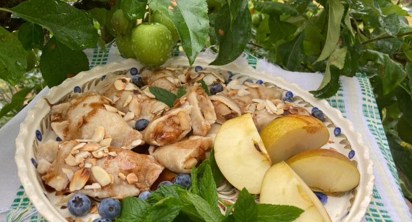 Przepis na zwycięskie pierogi z jabłkami! 