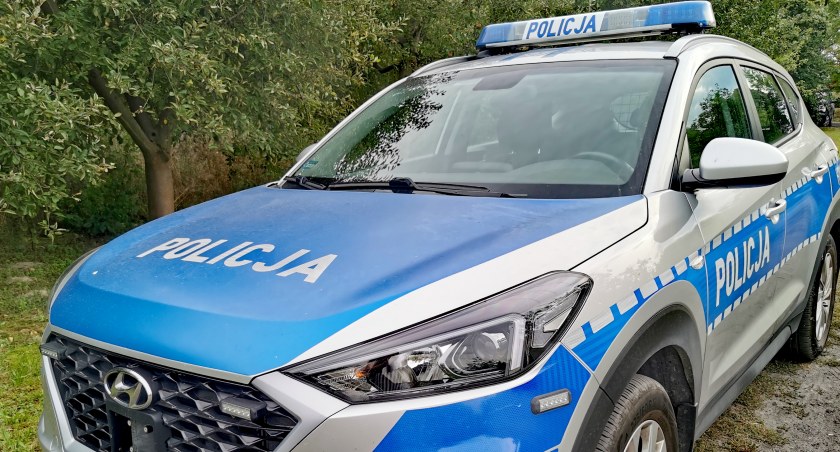 20-latek stracił panowanie nad autem – Trzy osoby w szpitalu