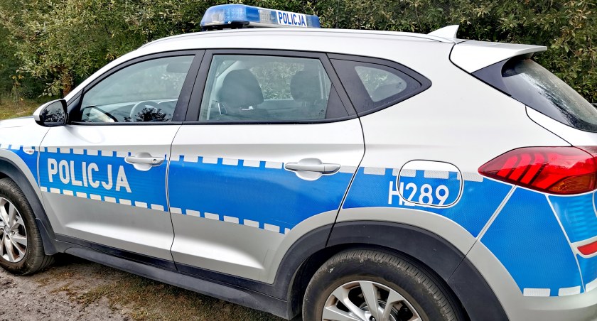 Ciało mężczyzny znaleziono przy sklepie 
