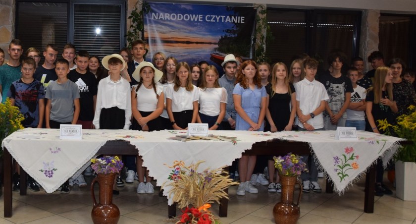 W Borowiu czytali Nad Niemnem