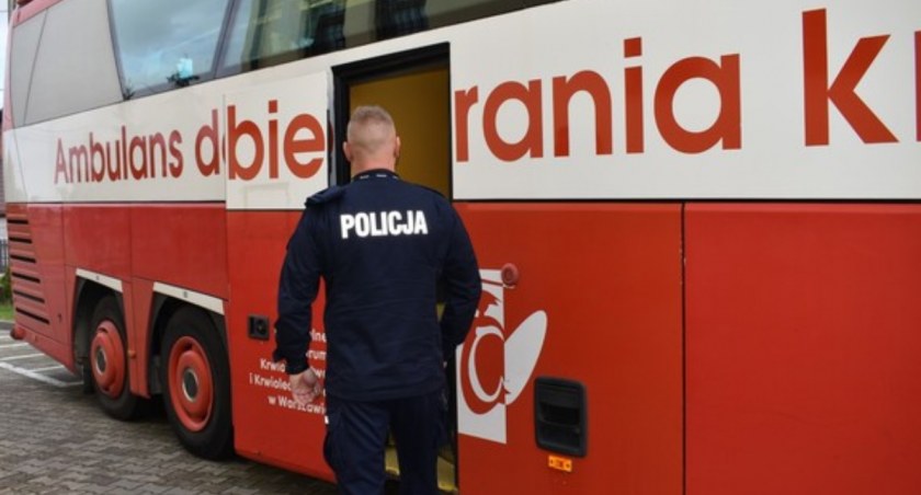 Oddaj krew razem z policjantami
