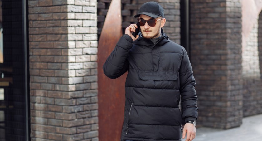Czarna kurtka zimowa męska – jaki model wybrać, aby nadać swoim stylizacjom modowego sznytu? 