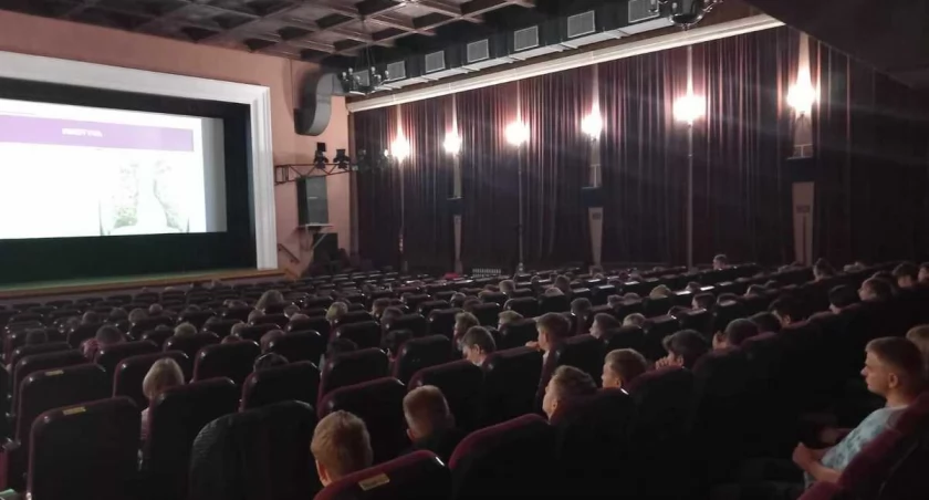 Edukacja młodzieży przeciw uzależnieniom