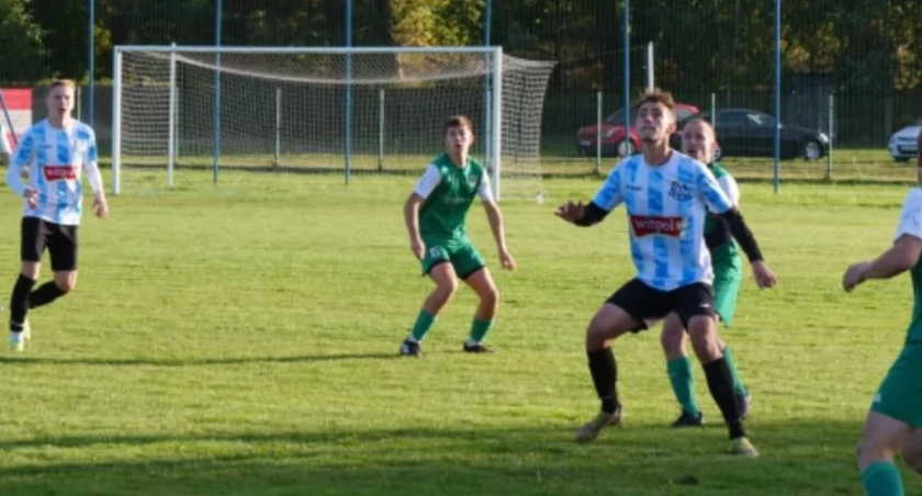 Derby dla Sępa i Hutnika! Wilga II gromi. Zryw i KS Puznówka w odwrocie