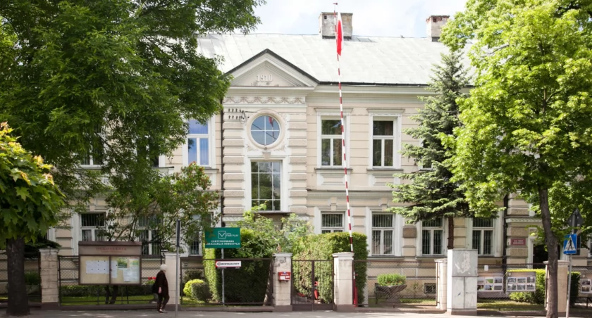 Budynek urzędu miasta do zwrotu? Pojawił się prawnuk właściciela 