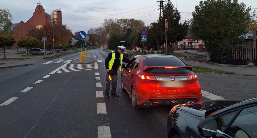 Skontrolowali ponad 500 kierowców! W pół godziny zabrali 3 prawka