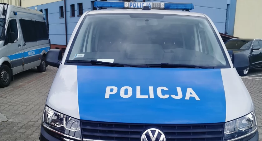 Zwłoki nieznanego mężczyzny na garwolińskim osiedlu – Policja prosi o pomoc