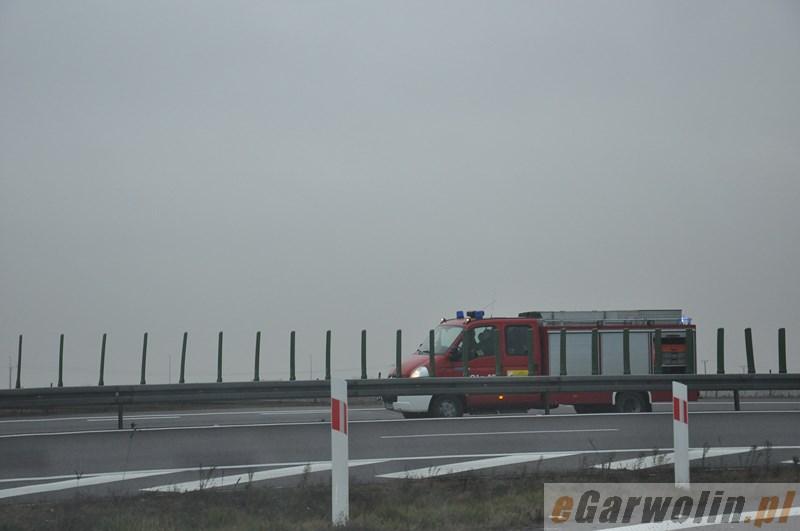 Plama oleju i utrudnienia na obwodnicy Garwolina