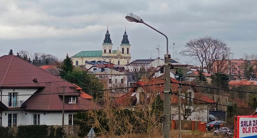 Miejskie latarnie świecą dłużej!