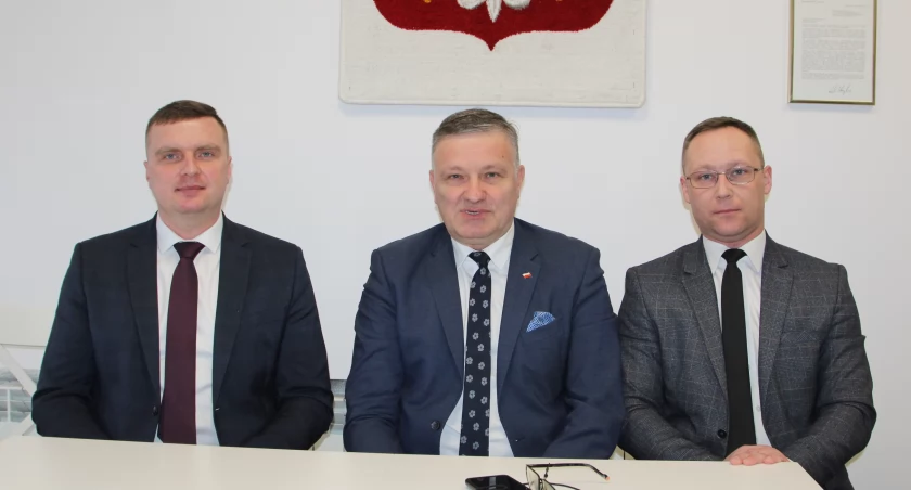 PiS odkrywa karty
