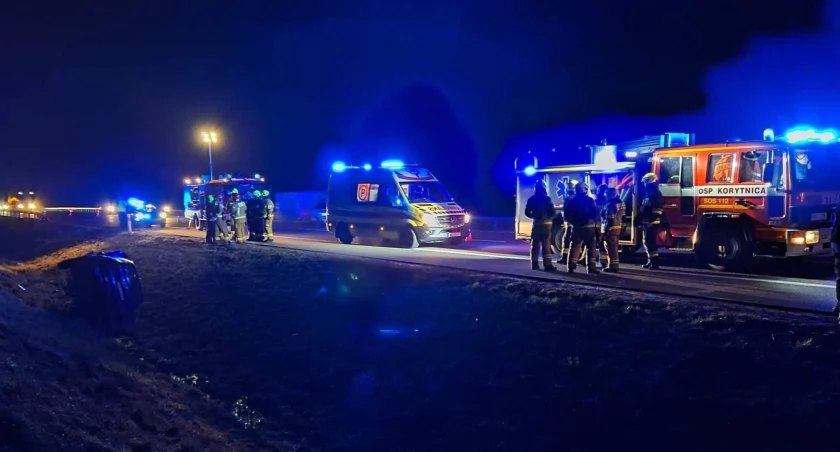 Wypadek z udziałem pojazdu wojskowego – Dwie osoby w szpitalu