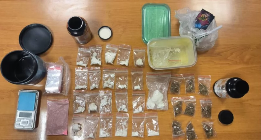 Amfetamina i marihuana w mieszkaniu 28-latka! To prawie 100 działek!