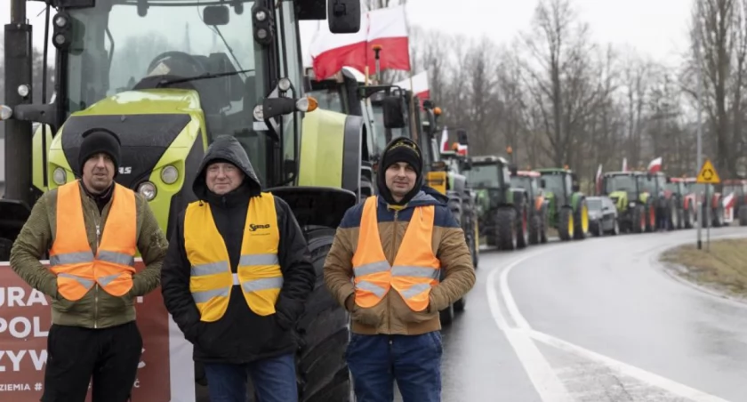 Rolnicy odstąpili od blokady ronda! Trasa przemarszu, ilość osób i ciągników!