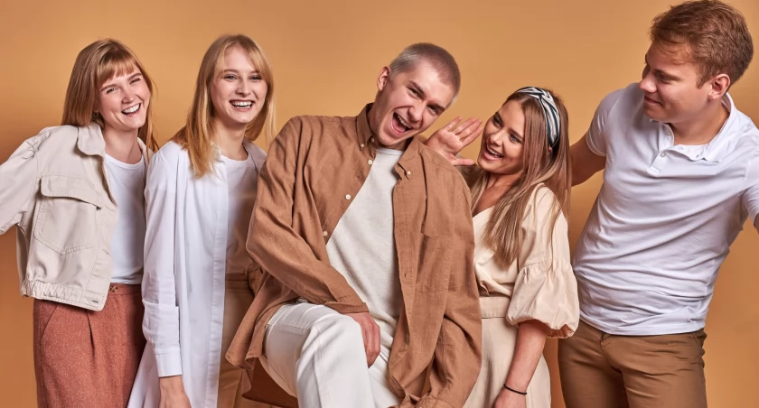 Rola odzieży reklamowej w budowaniu rozpoznawalności marki