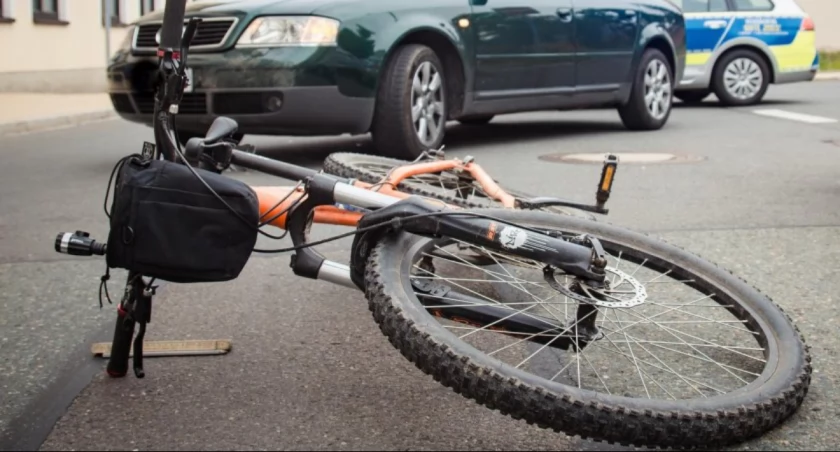 Potrącona rowerzystka trafiła do szpitala 