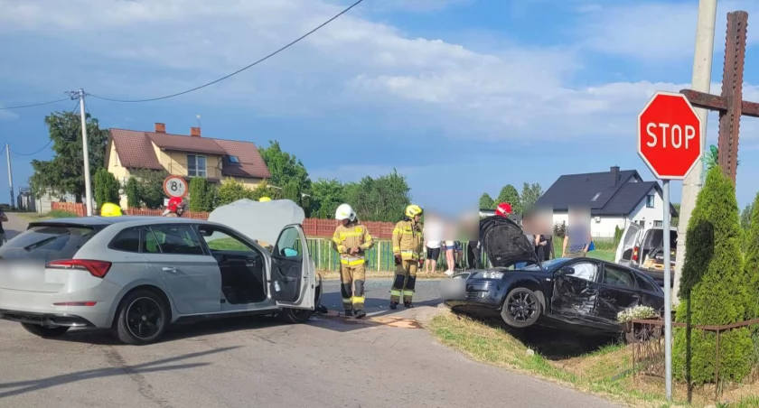 Kierująca audi w szpitalu – Wypadek na skrzyżowaniu w Chęcinach 