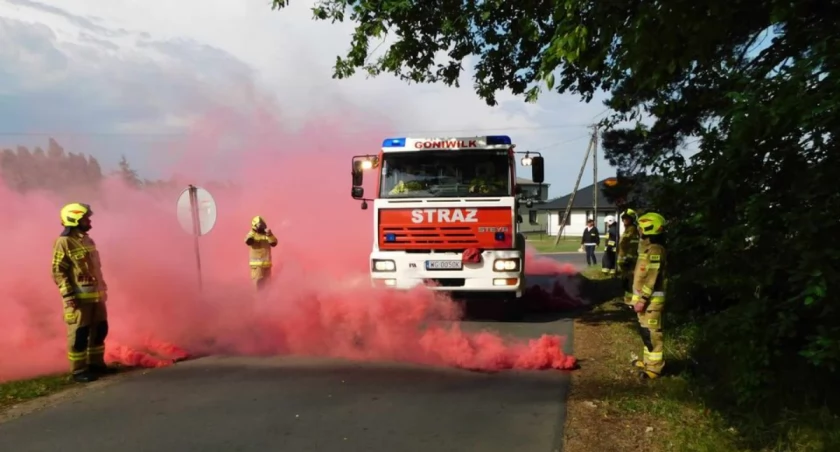Jedyny taki w okolicy! Strażacy powitali nowy samochód! VIDEO