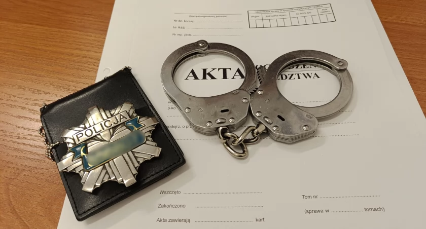 Oszust, który zaczepiał ludzi przy centrum handlowym zatrzymany