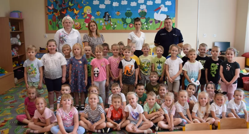 Dzieci spotkały się z dzielnicowym