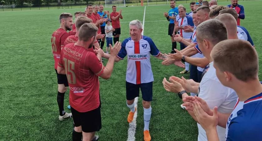 Bogdan Głąbicki w wieku 77 lat zakończył piłkarską karierę. W pożegnalnym meczu Wuja zdobył 4 gole!