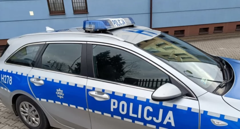 Pieniądze zabrał, a portfel zakopał w lesie