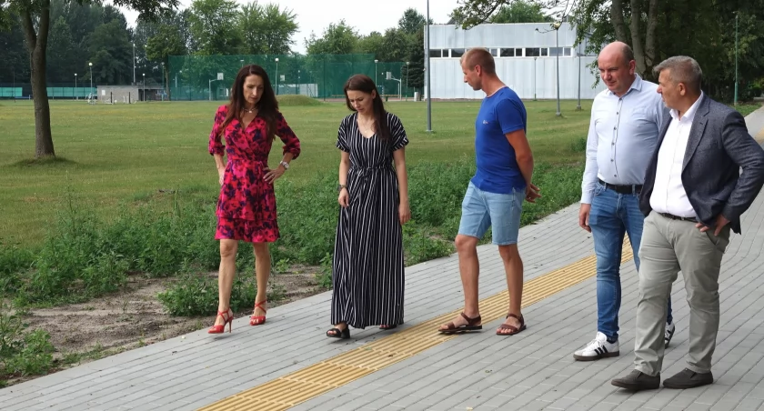 Nowa droga i parking przy Środowiskowym Domu Samopomocy w Miętnem