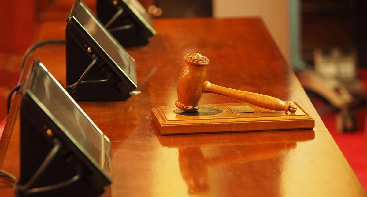 72-letni mężczyzna i 33-letnia kobieta staną przed sądem