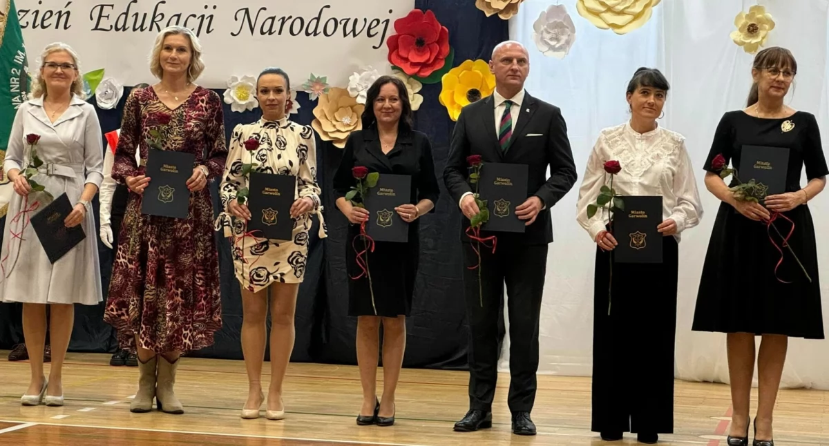 Nagrody burmistrza i medale rozdane! Miejskie obchody Dnia Edukacji Narodowej