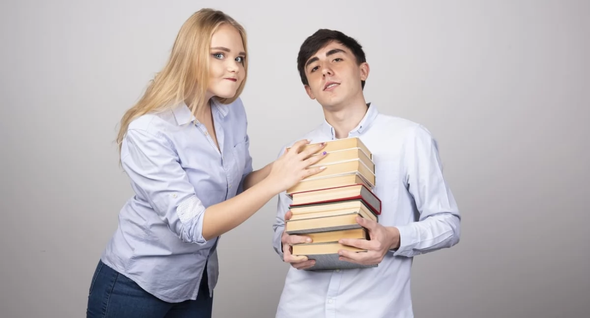 Książki dla młodzieży – literatura wprowadzająca w dorosłość