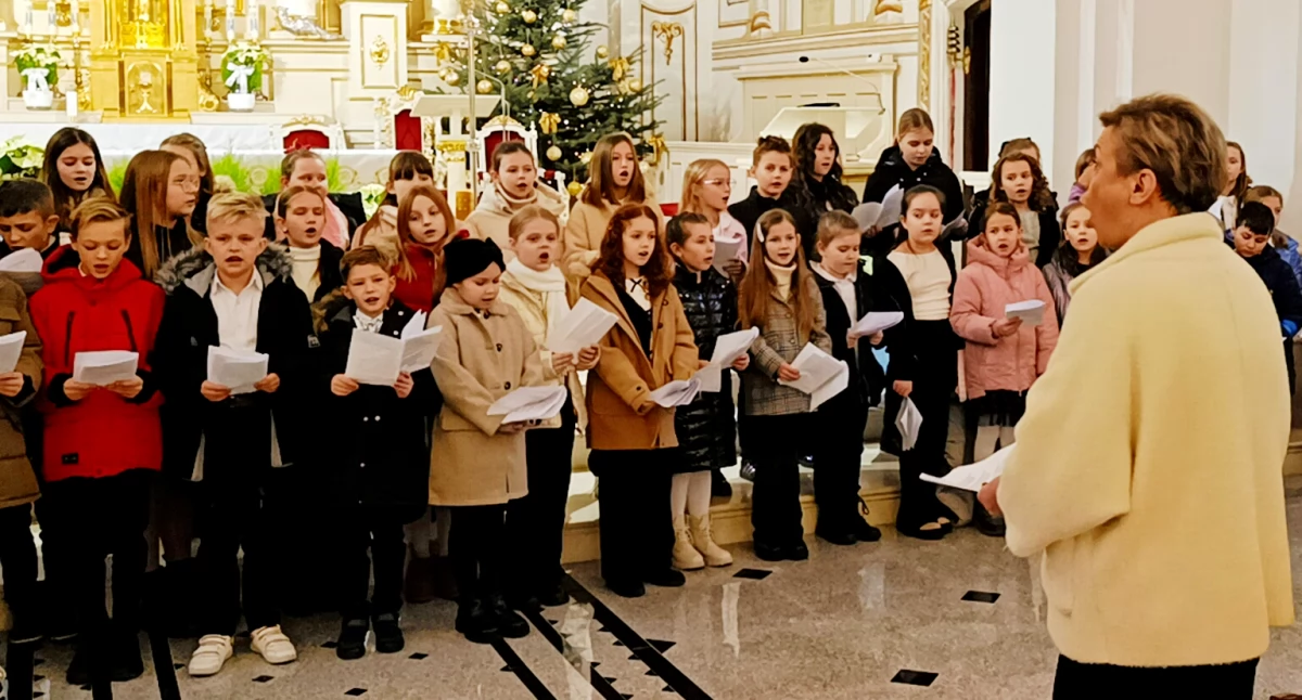 Kostka Cukru zaśpiewała Jezusowi!