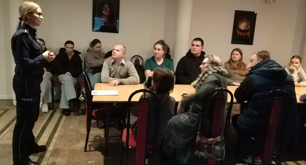 Policjanci szkolą wolontariuszy WOŚP