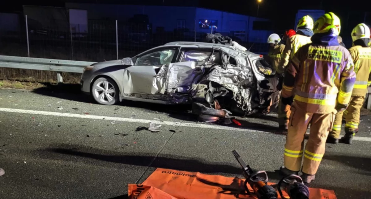 Poważny wypadek na ekspresówce - Poszkodowane 2 kobiety i roczne dziecko. Przerażające zniszczenia 