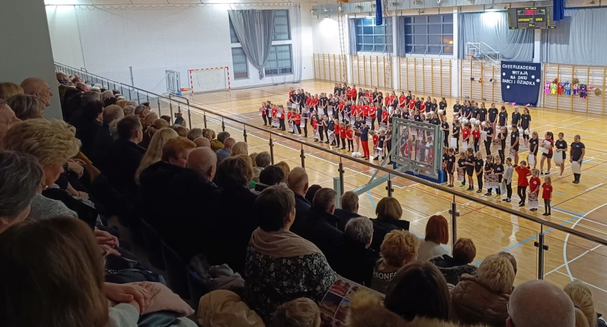 Aż 120 tancerek na scenie! Wyjątkowy Dzień Babci i Dziadka