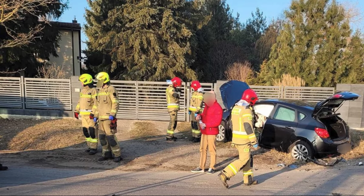 Zderzenie dwóch aut w Reducinie – jedna osoba poszkodowana