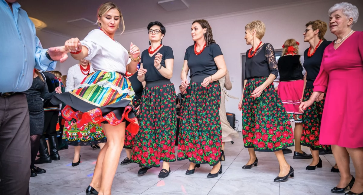 Ostatki na ludowo po raz piąty. Mieszkańcy gminy Łaskarzew poczuli magię karnawału!