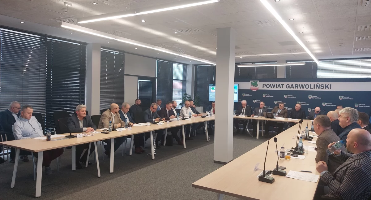 Kolejne zmiany we władzach powiatu! Jacek Woźniak odwołany