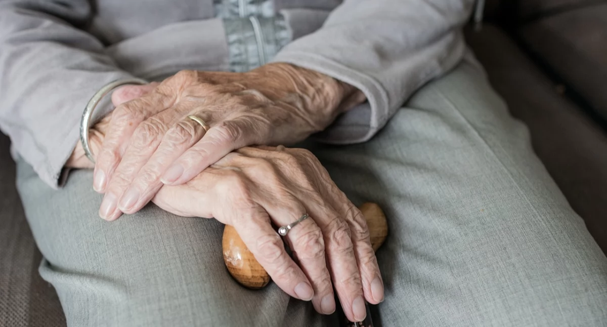 Opaski pomagają seniorom