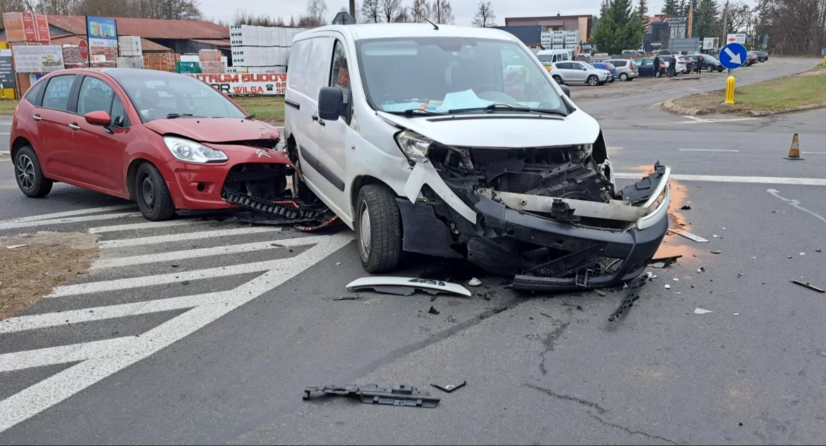 Wypadek na skrzyżowaniu w Wildze - Jedna osoba w szpitalu