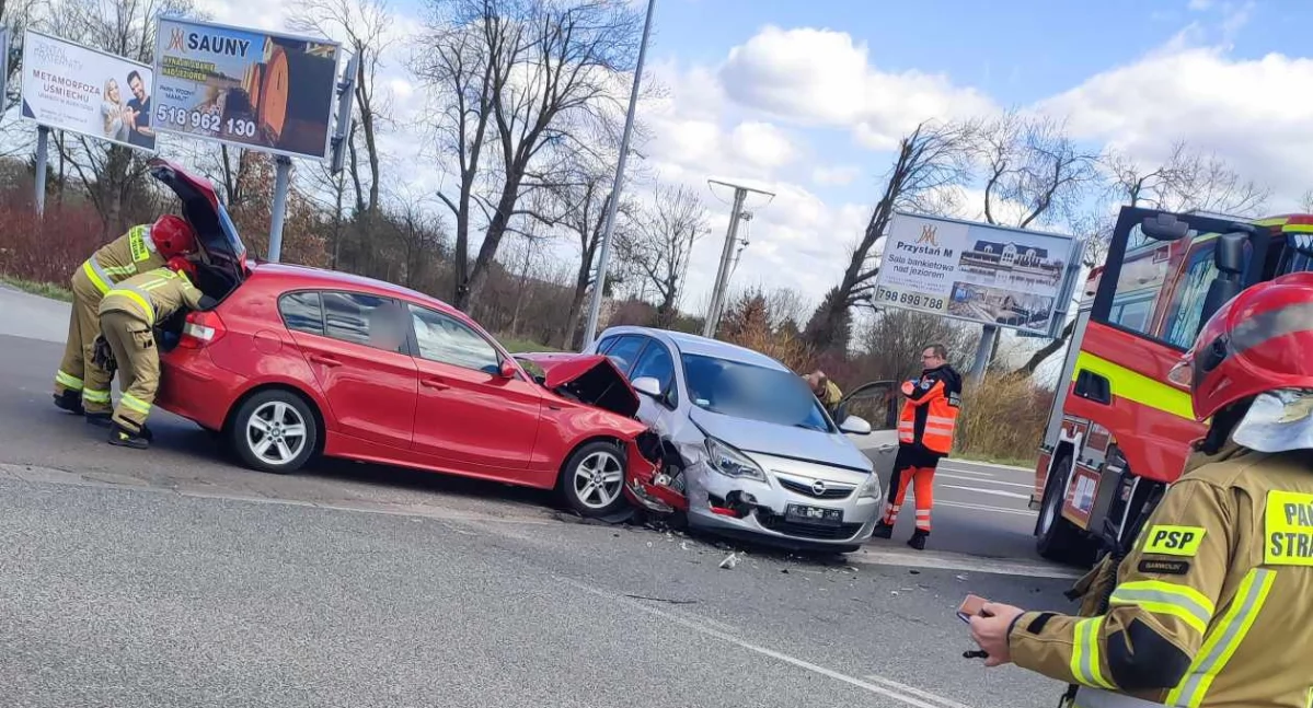 Poważna kolizja na skrzyżowaniu przy Shellu - Policja przypomina o szczególnej ostrożności!