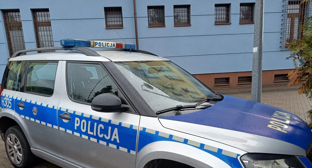 Dwaj mężczyźni i kobieta żałują, że odebrali telefon! Sprawę zgłosili na policję
