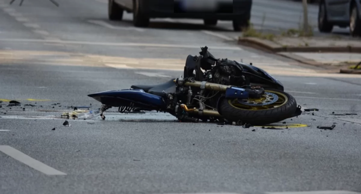 Motocyklista zderzył się z sarną - Mężczyzna z poważnymi obrażeniami w szpitalu