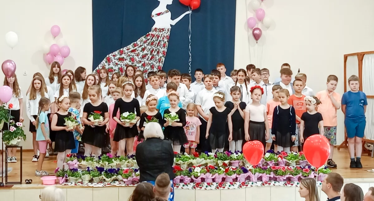 Rodzinne święto pełne miłości: Dzień Matki z występami dzieci!