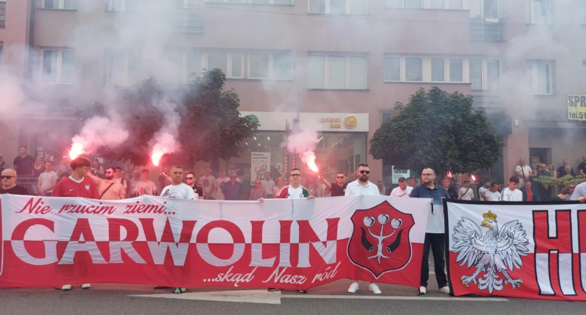 Mieszkańcy oddali hołd bohaterom Powstania Warszawskiego [ZDJĘCIA]