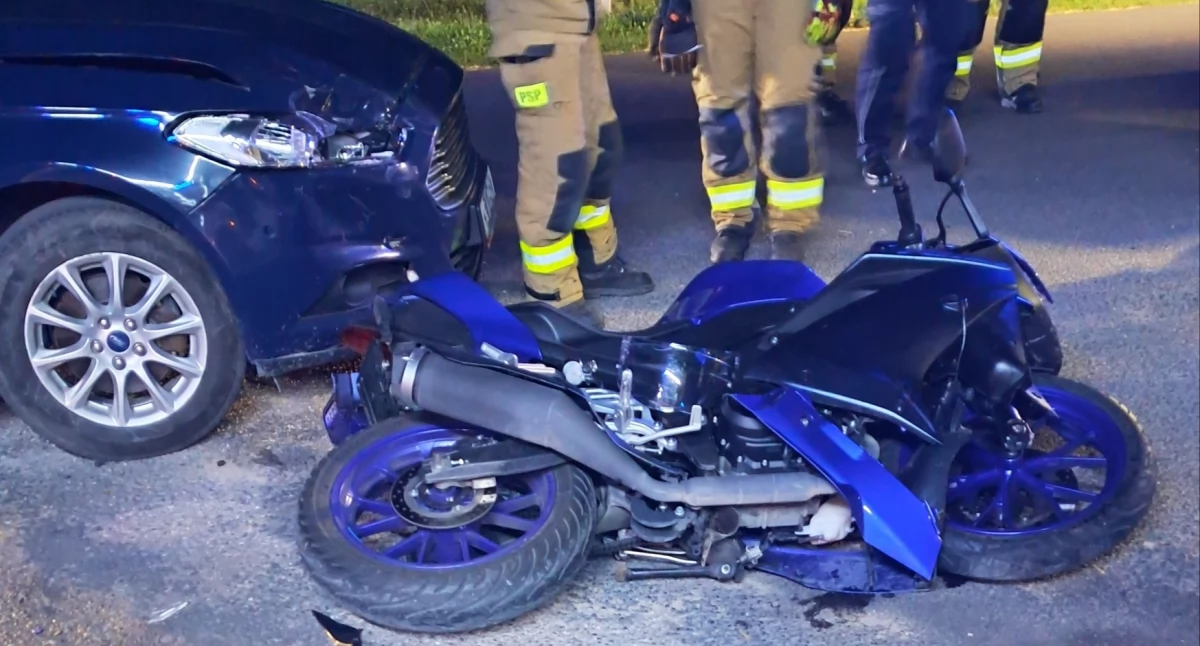 Zderzenie samochodu i motocykla