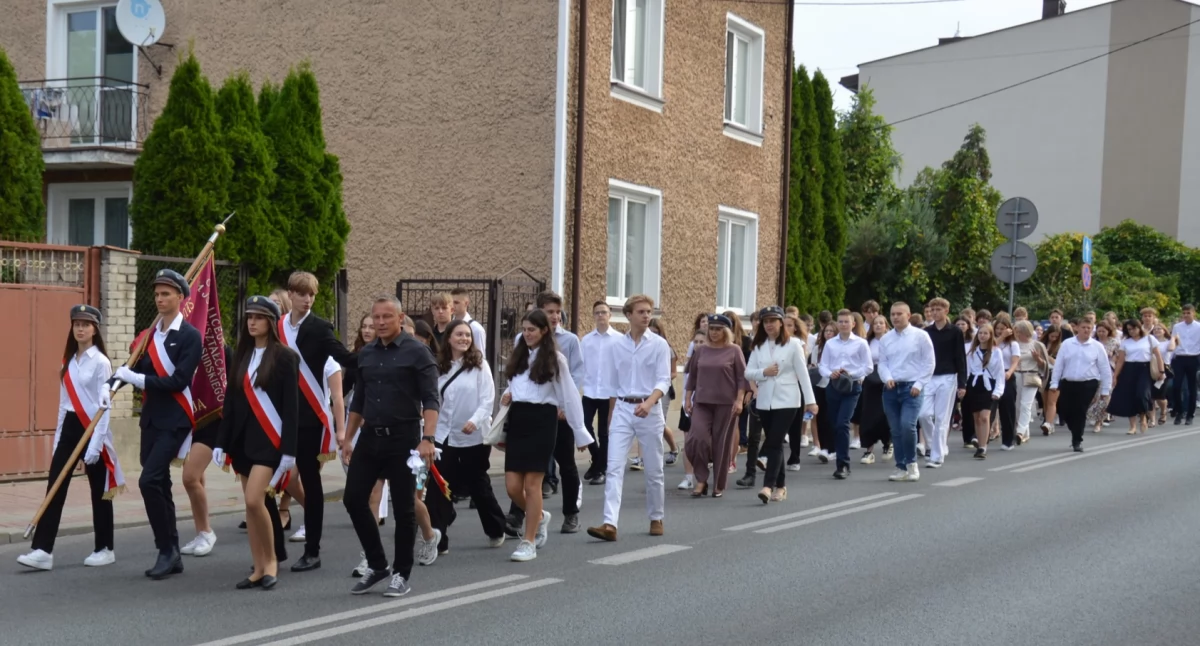 Więcej uczniów w szkołach powiatu
