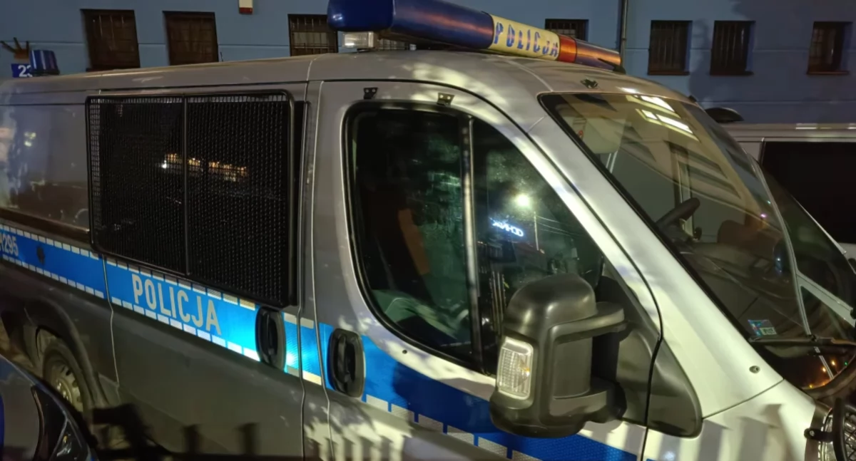 Jechał zygzakiem, wpadł do rowu i próbował uciekać - Wszystko na oczach policjanta po służbie