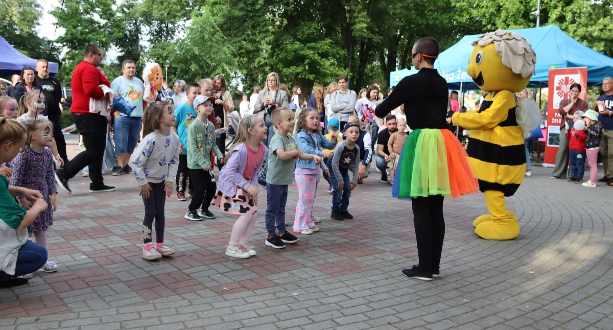 Żelechów świętował Dzień Dziecka. Teatr, pianka i mascotki w parku miejskim