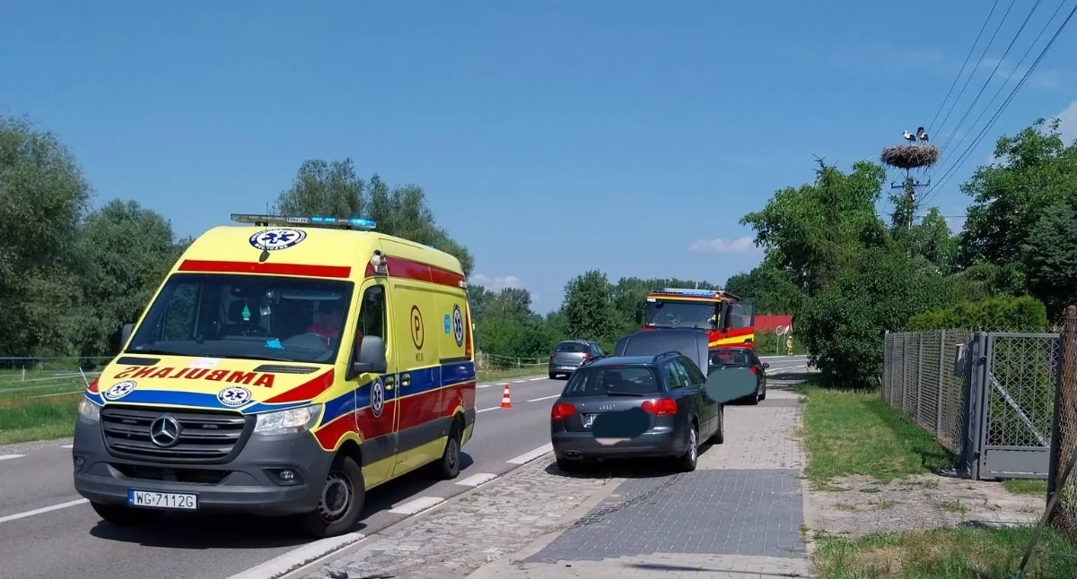 Najechanie na tył auta i mandat dla kierowcy audi