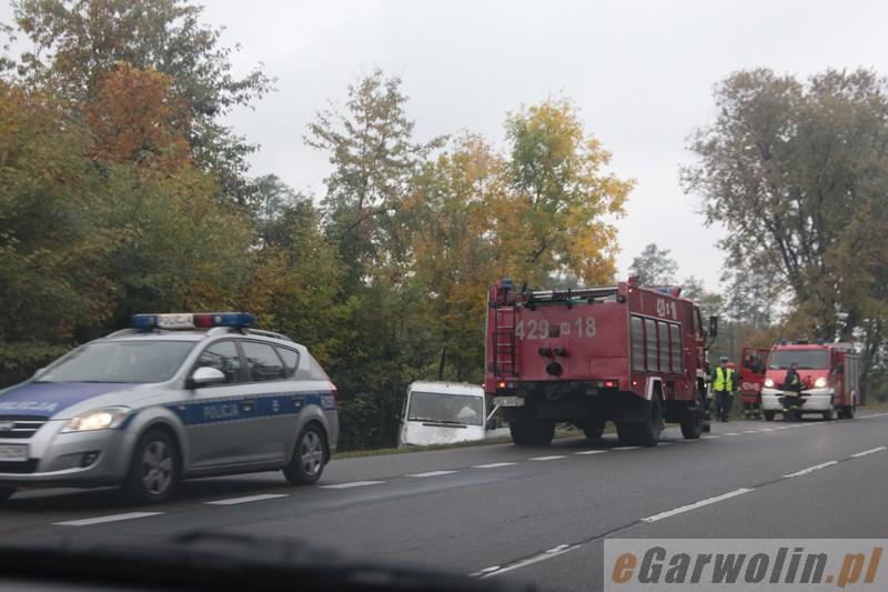 DK17: Zasnął za kierownicą. Wylądował w rowie