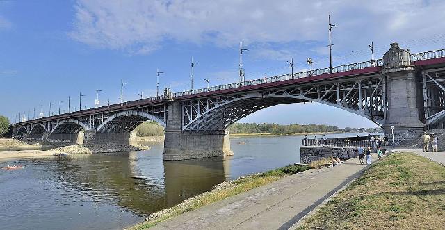 Młoda mieszkanka Garwolina chciała skoczyć z Mostu Poniatowskiego